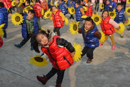 幼兒園開展親子半日活動.jpg